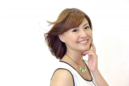 笑顔の女性