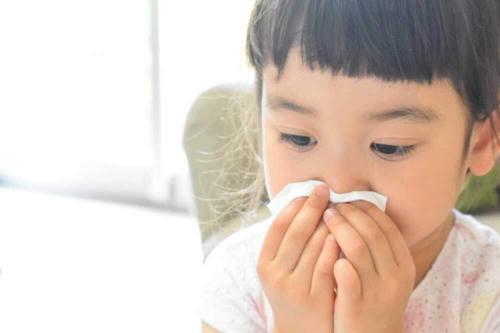 風邪を引く子供