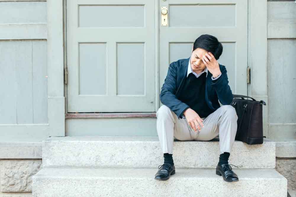 白髪に悩む40代男性