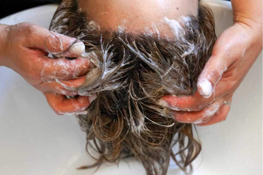 育毛シャンプーの効果を最大化する洗髪方法